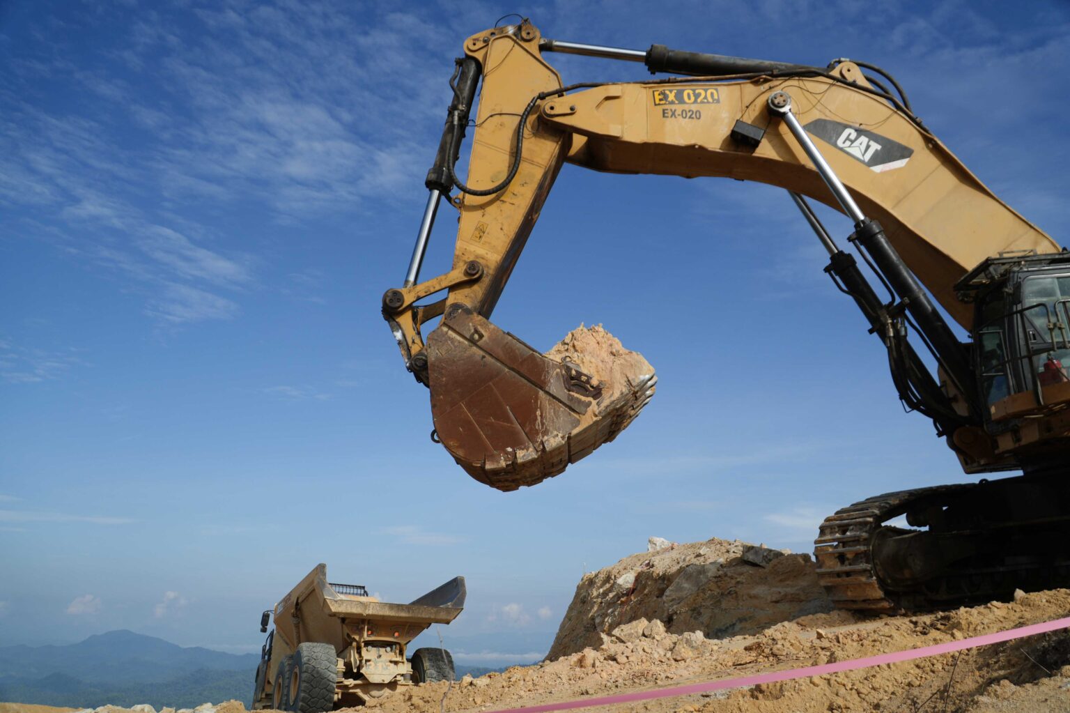 Resmi Masuk Tahap Produksi: EMAS Lakukan First Gold Pour di Tambang Pani Gorontalo