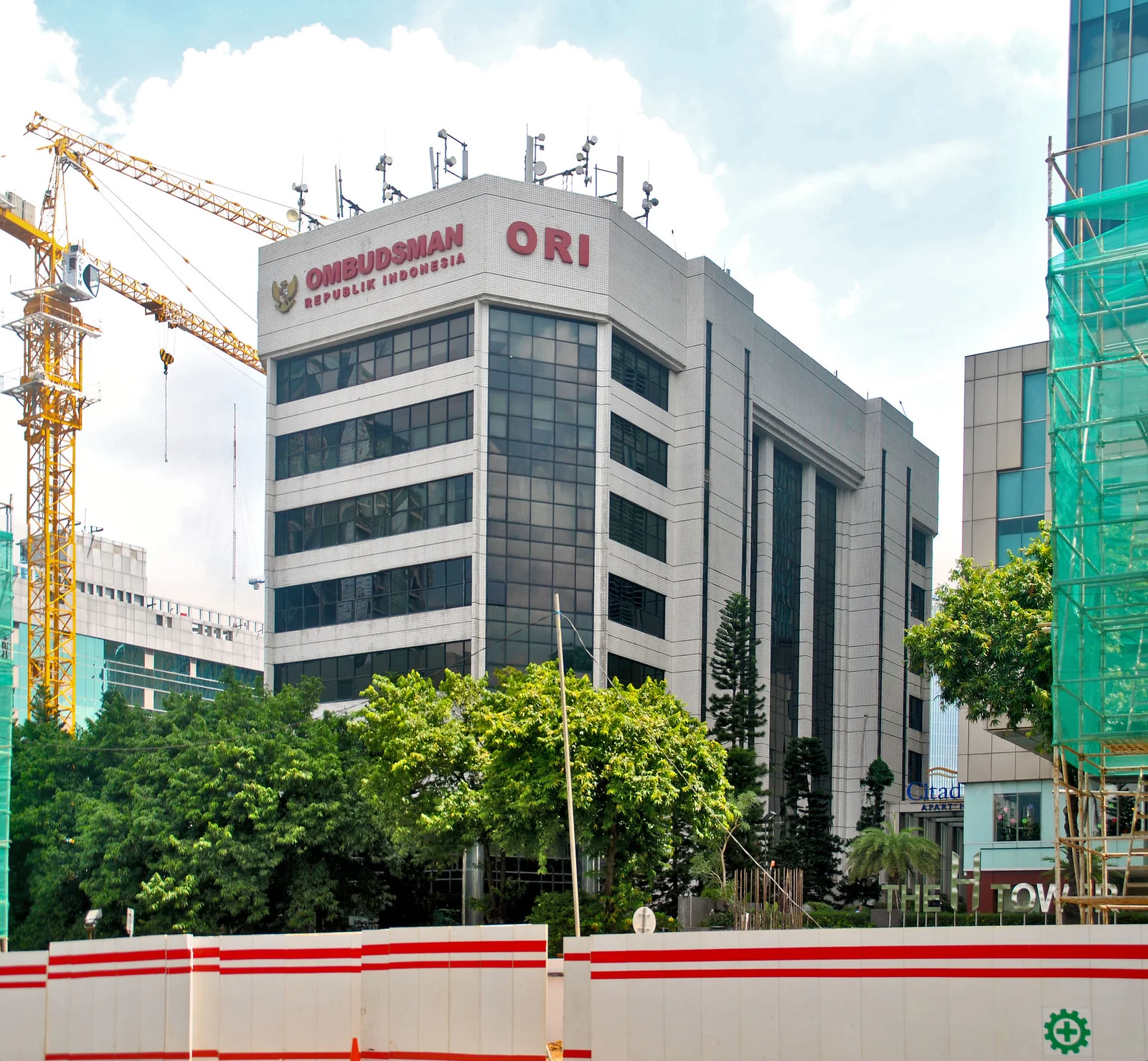 Warga Tanjung Barat Lapor Ombudsman