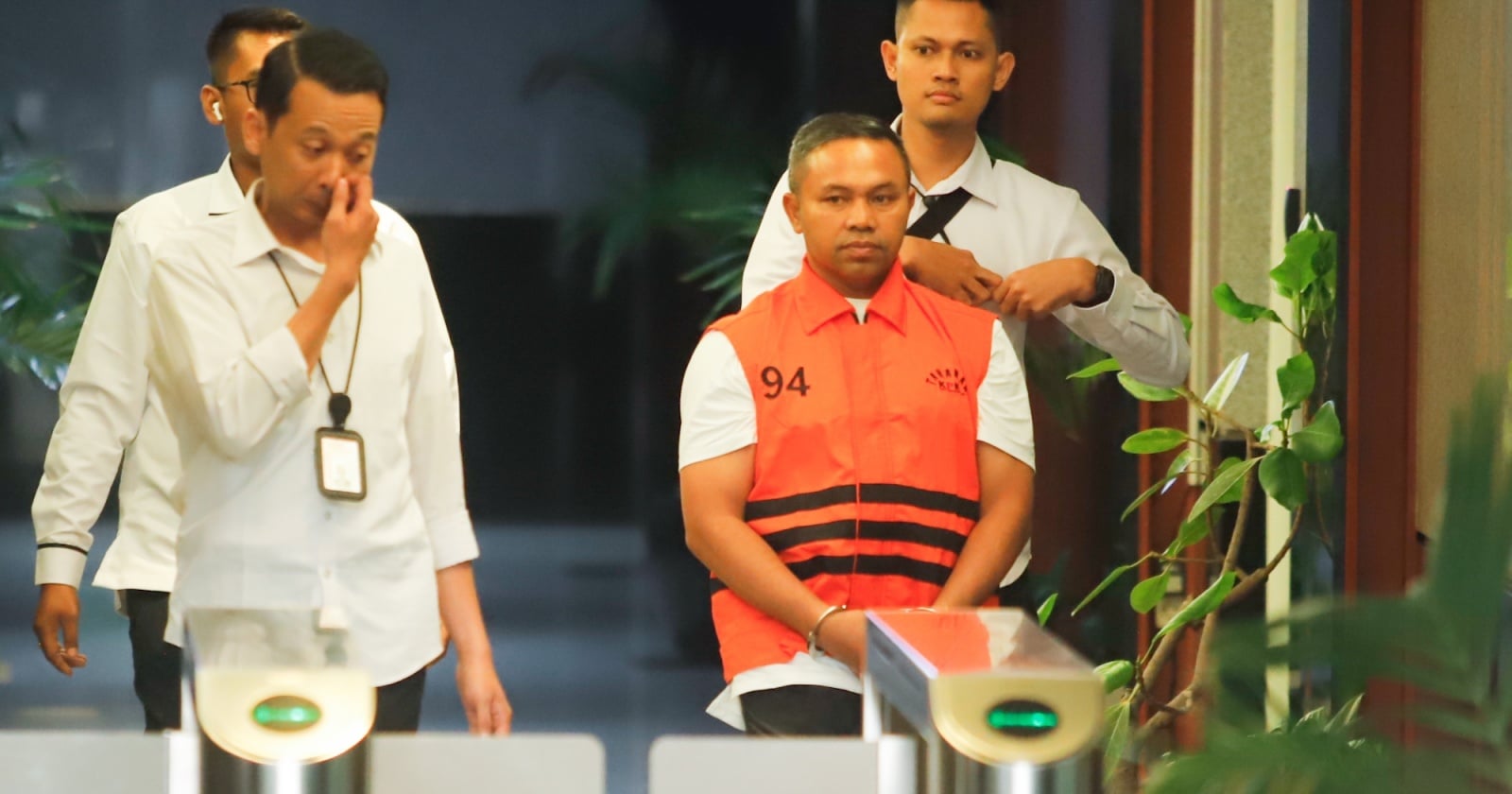 Drama Persidangan: Gubernur Riau Ajukan Permohonan Tahanan Rumah, Gunakan Kasus Eks Menag Yaqut sebagai Rujukan