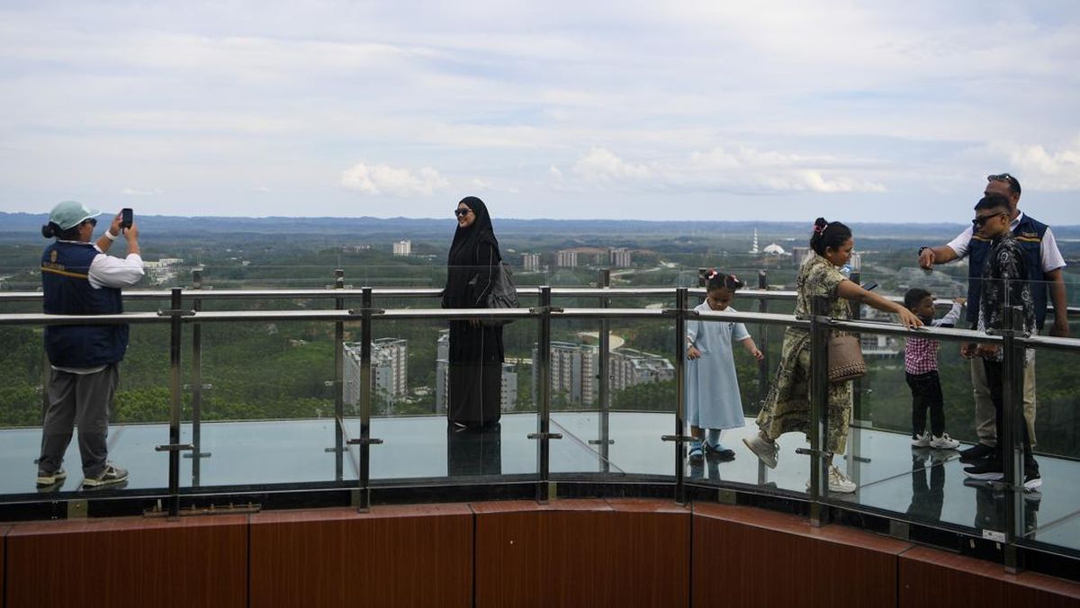 Ikon Baru! Jembatan Kaca IKN Jadi Magnet Utama Wisatawan Saat Lebaran 2026