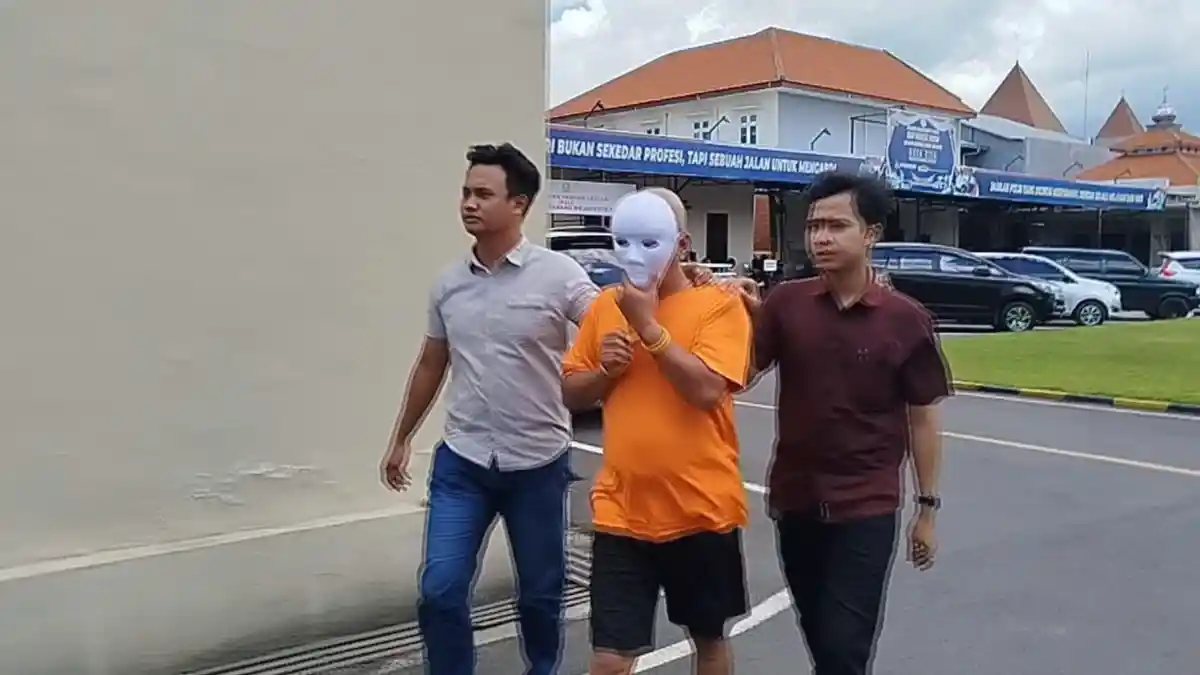 Mahasiswi Mojokerto Diperkosa Ayah Tiri