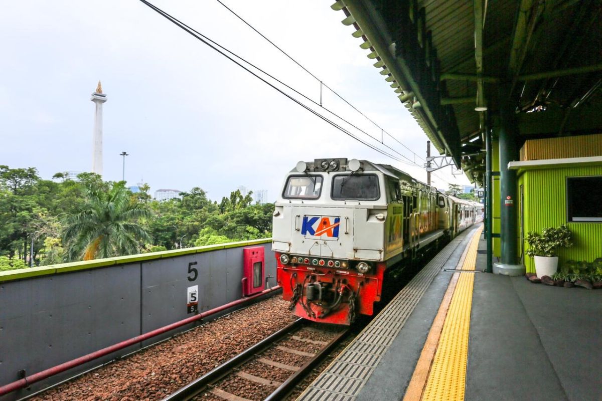 KA Gambir-Yogyakarta Pagi Sore