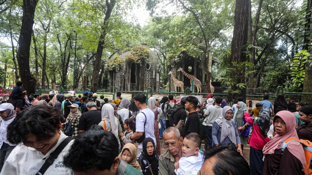 Wisatawan Ragunan Libur Paskah